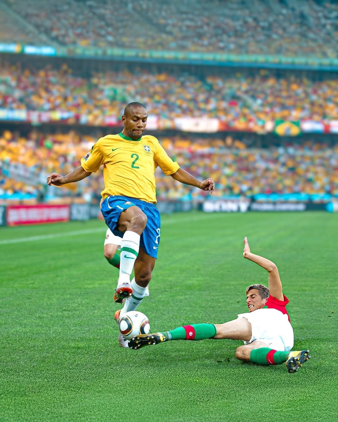 足球联赛战况一览，领先队伍表现出色的简单介绍