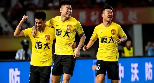 包含公牛官方公布新规，浓眉哥引发争议，连续三场30+球迷热议！的词条