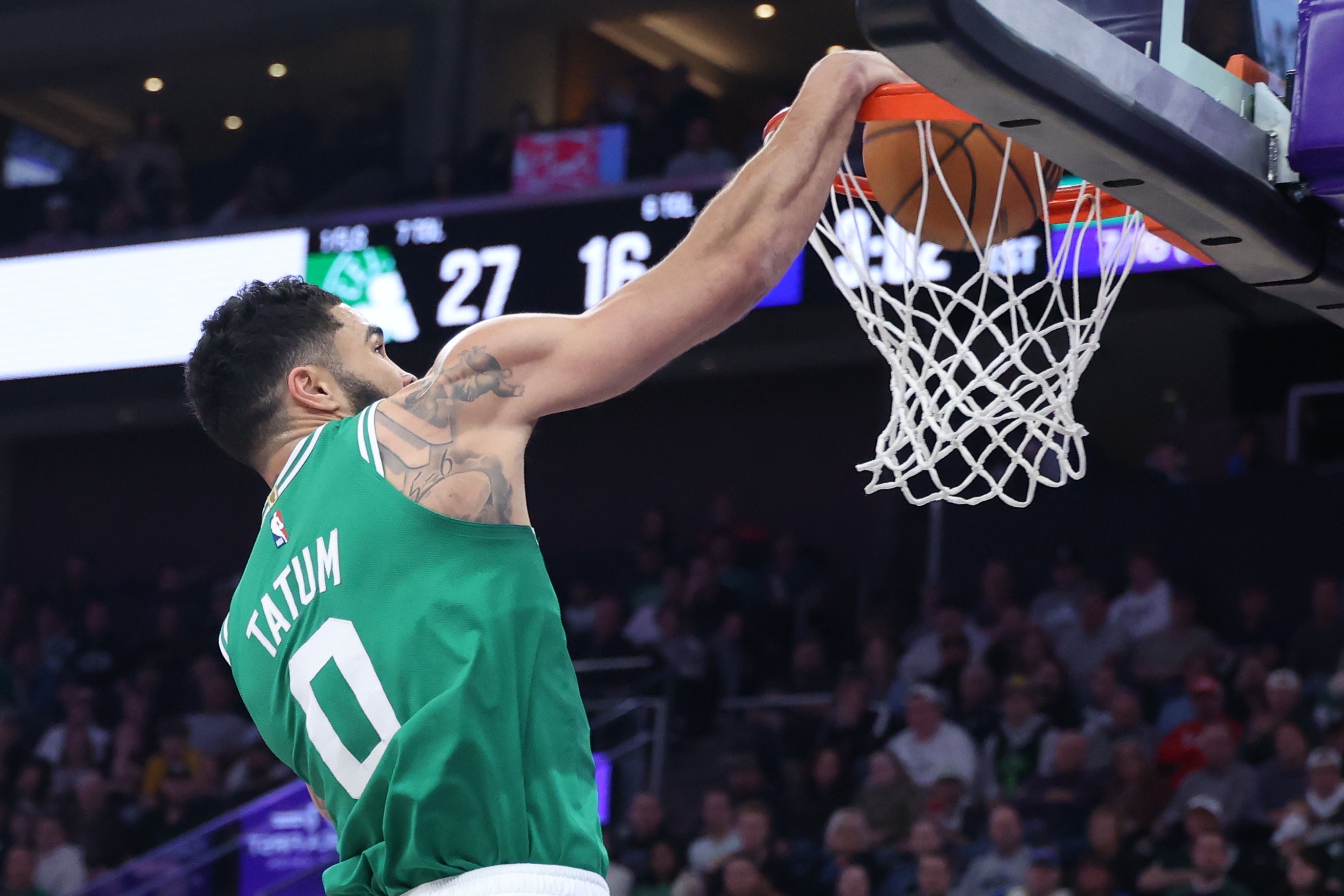 塔图姆险胜绝杀战胜，助攻爆棚关键表现点燃全场！