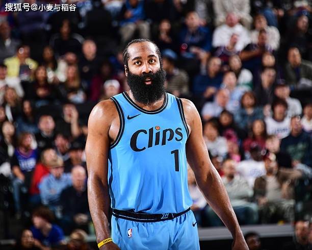 哈登三巨头联手，波尔津吉斯得分突破，火箭冲击季后赛！